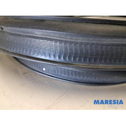 Alfa Romeo - Junior Elettrica - Tailgate seal