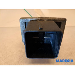 Renault - Master - Glow plug relay