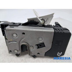 Renault - Trafic - Minibus/van rear door lock mechanism