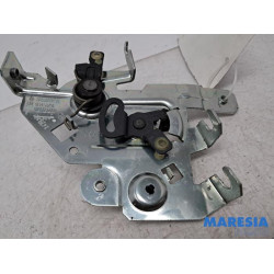 Renault - Trafic - Sliding door lock mechanism, right