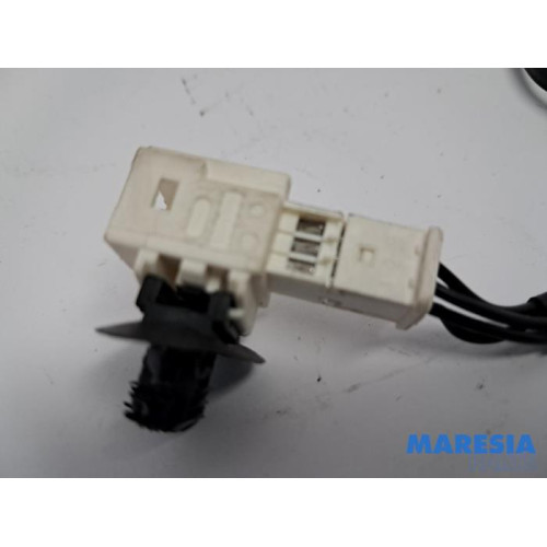 Peugeot - 307 - Convertible top position sensor