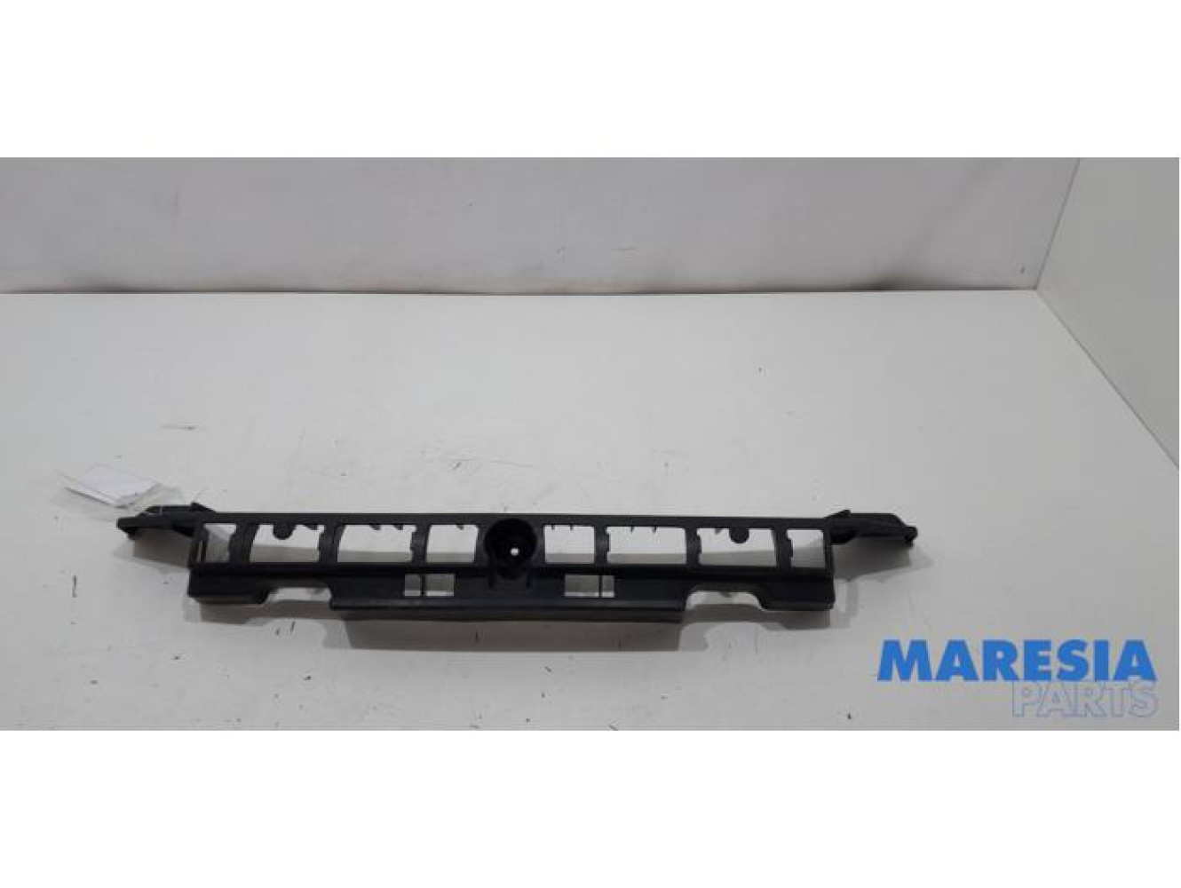 Peugeot - 207 - Stoßstangenstütze mitte hinten