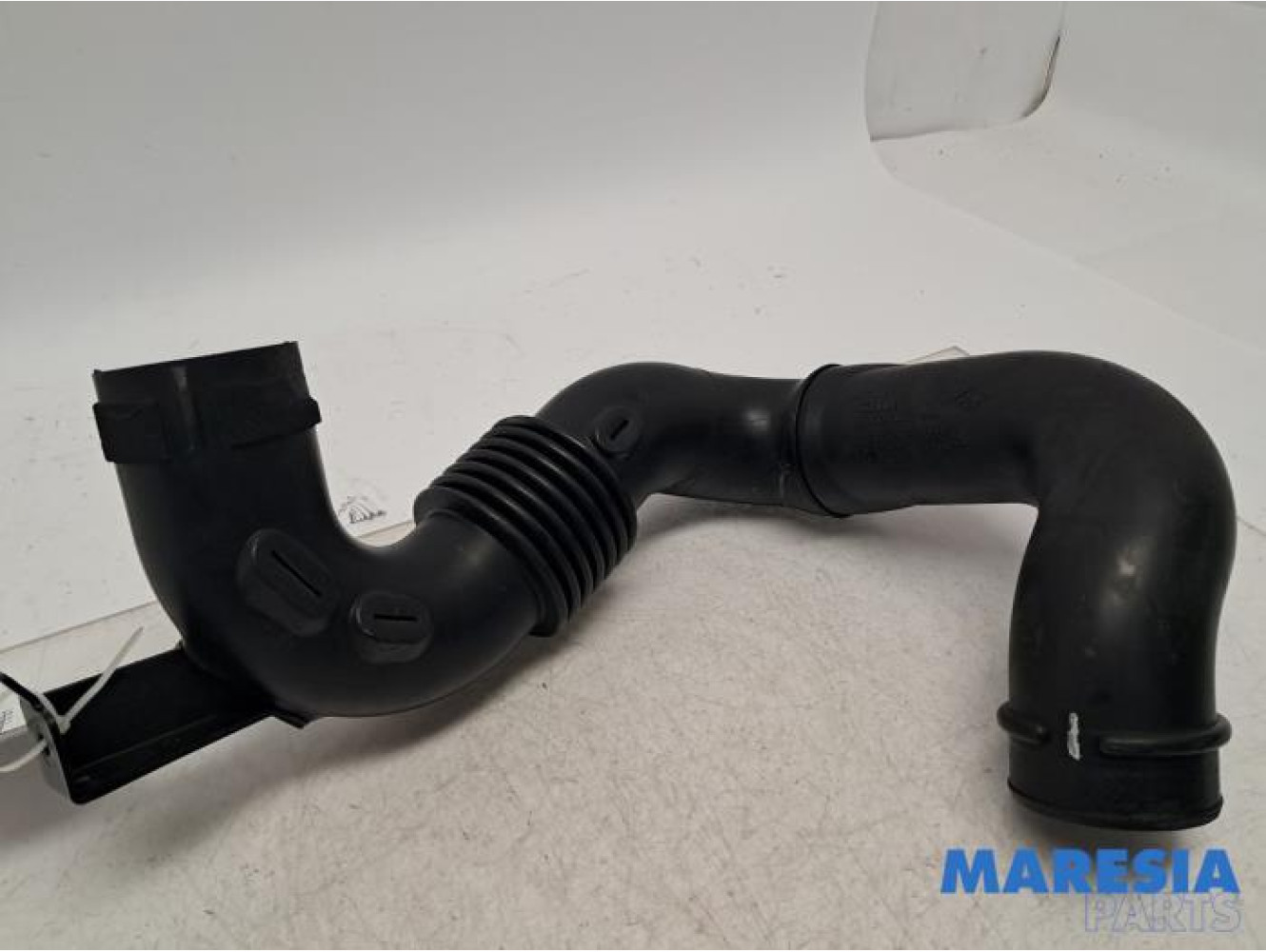 Renault - Master - Ansaugschlauch Luft