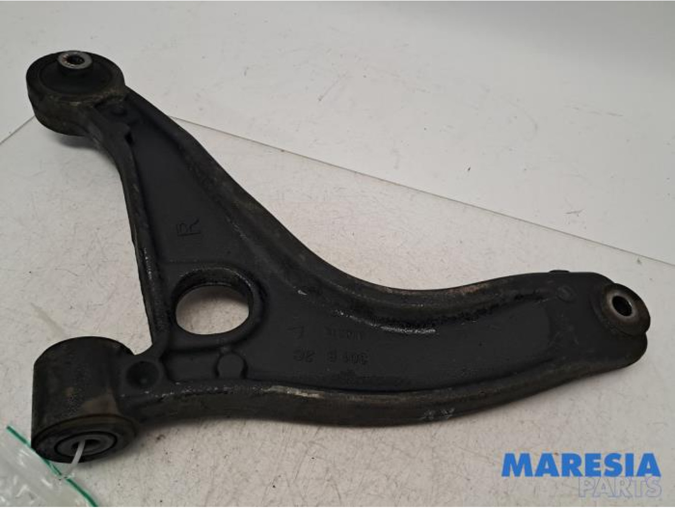 Renault - Master - Draagarm onder rechts-voor