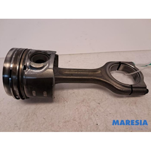 Citroen - C4 Grand Picasso - Connecting rod