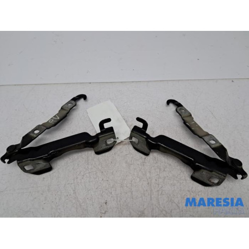 Alfa Romeo - 159 - Charnière capot