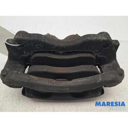 Renault - Master - Bremszange rechts vorne