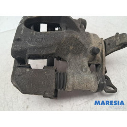 Renault - Master - Remklauw (Tang) rechts-achter