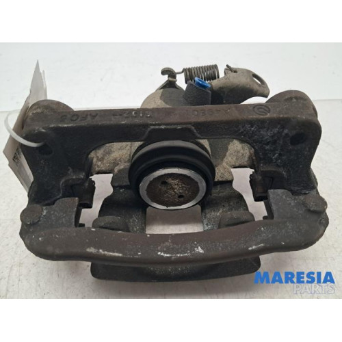 Renault - Master - Bremszange links hinten