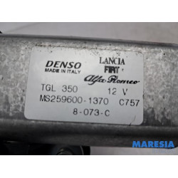 Fiat - 500 - Ruitenwissermotor achter