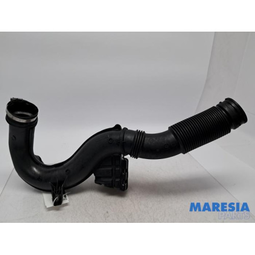 Renault - Trafic - Air intake hose