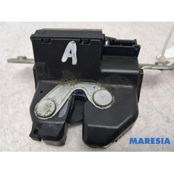 Fiat - 500 - Tailgate lock mechanism