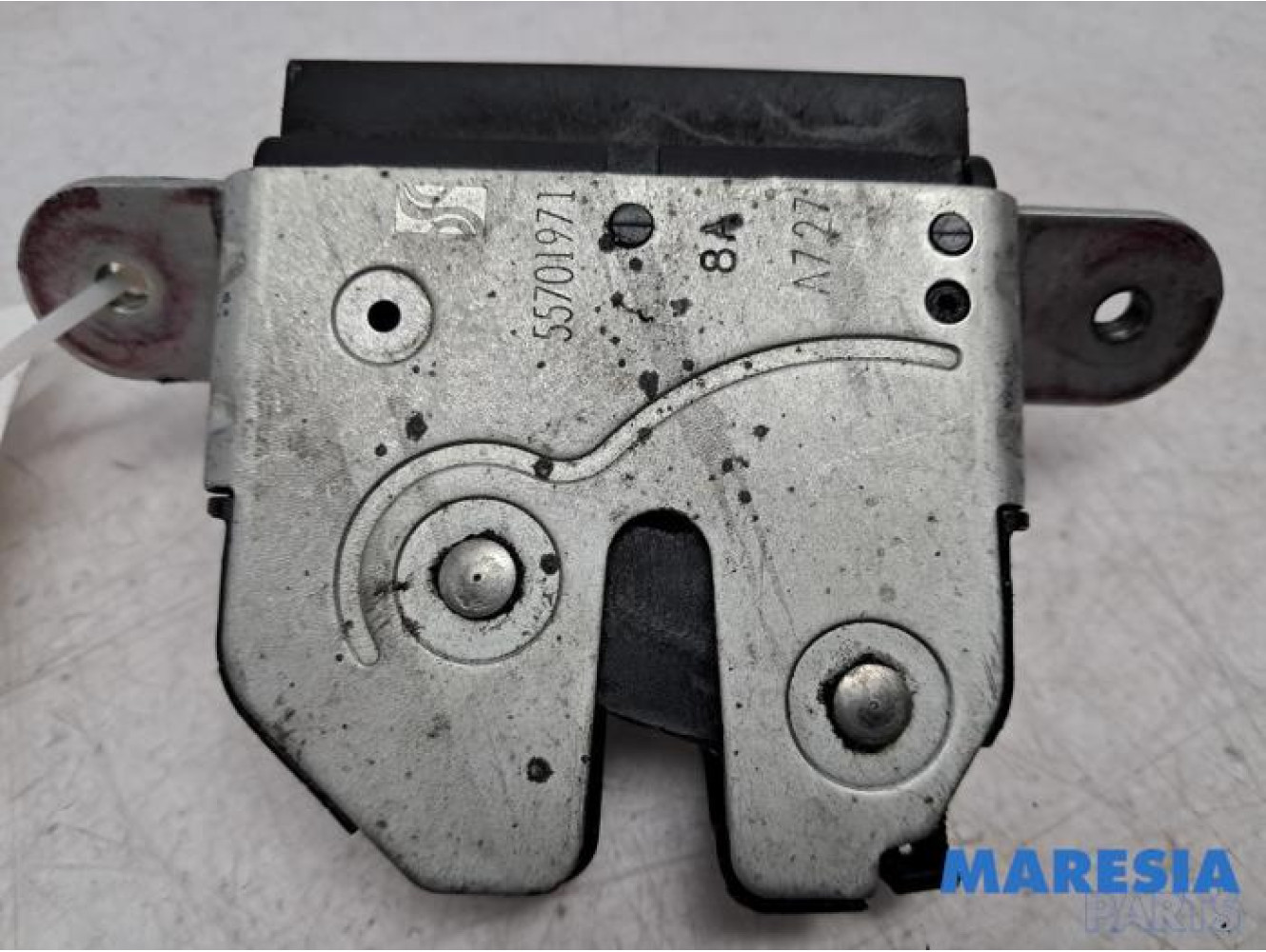 Fiat - 500 - Tailgate lock mechanism