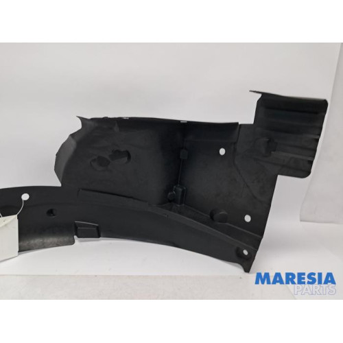 Renault - Trafic - Passage de roue