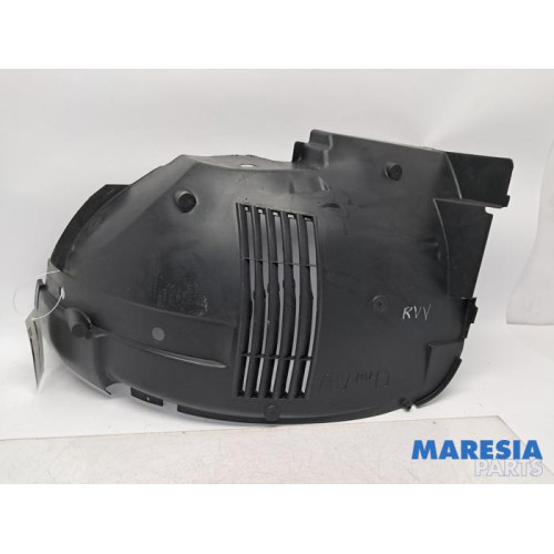 Renault - Trafic - Passage de roue