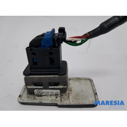 Fiat - 500 - AUX / USB-Anschluss