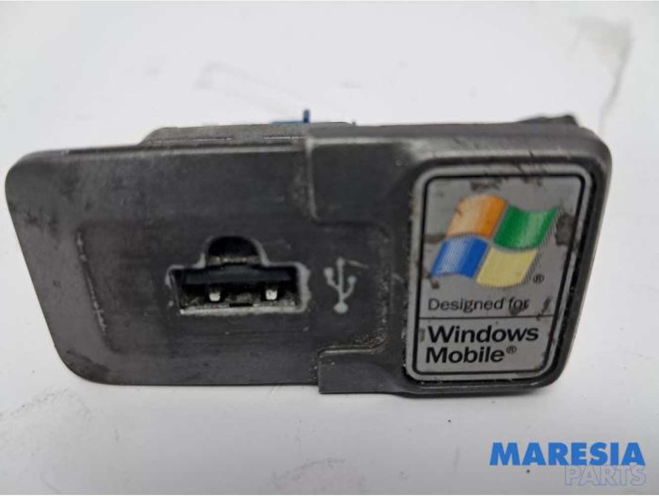 Fiat - 500 - AUX / USB-Anschluss