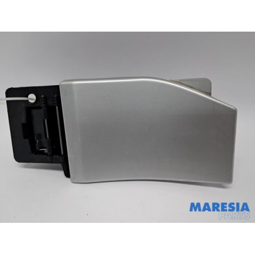 Renault - Trafic - Tankklappe