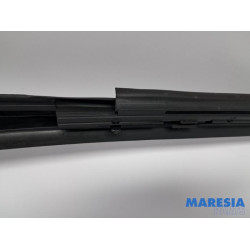 Renault - Trafic - Voorruitlijst