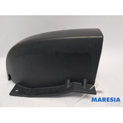 Renault - Trafic - C-style sealing cover right