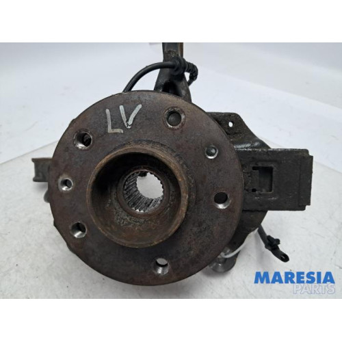 Renault - Grand Scenic - Knuckle, front left