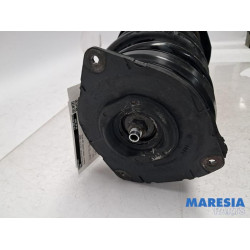 Renault - Grand Scenic - Stoßdämpferstrebe rechts vorne