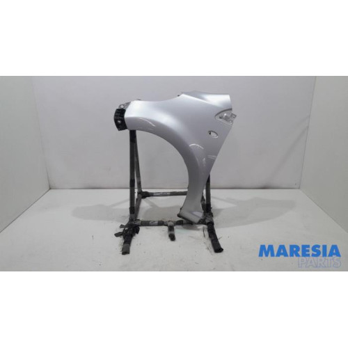 Peugeot - 107 - Front wing, left