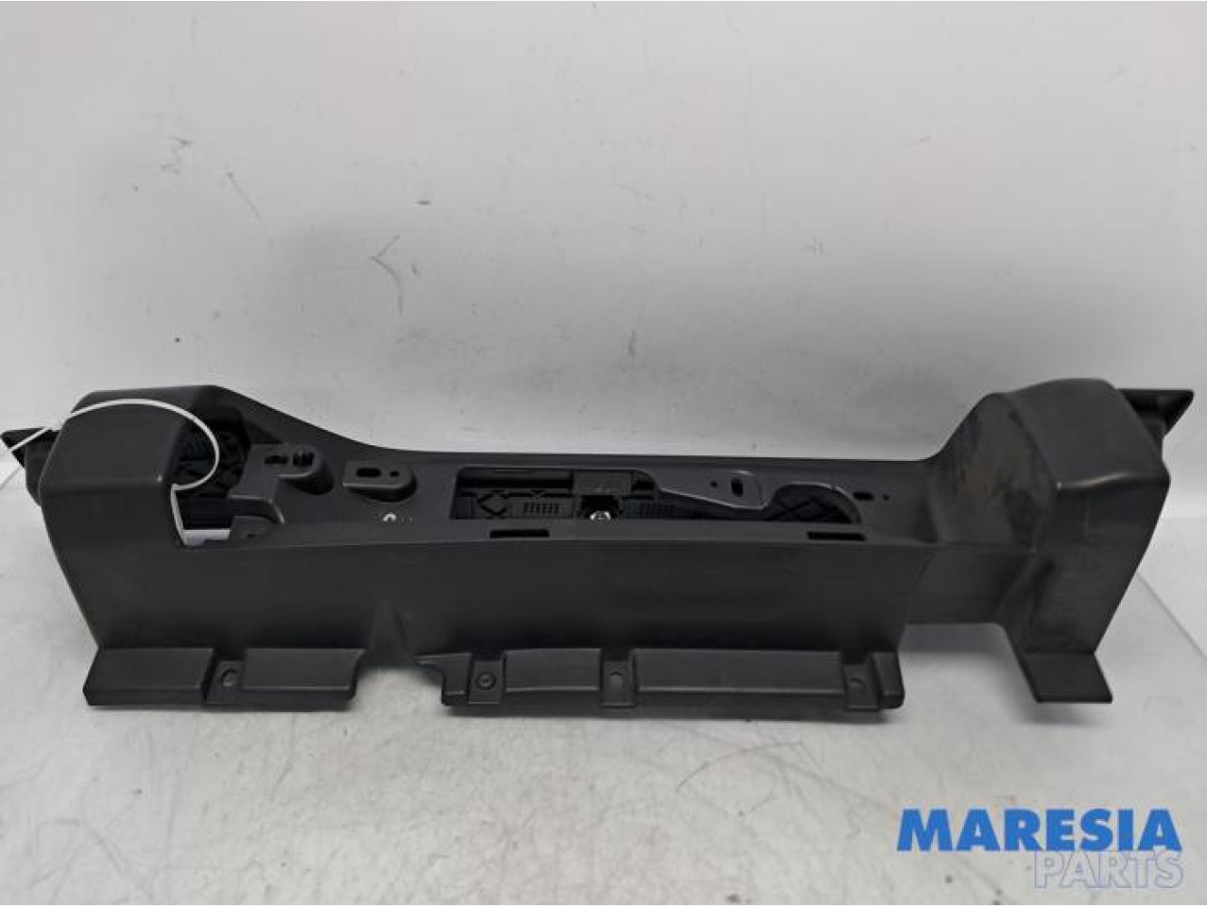 Renault - Trafic - Taillight edging, right