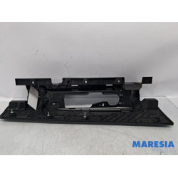 Renault - Trafic - Taillight edging, right