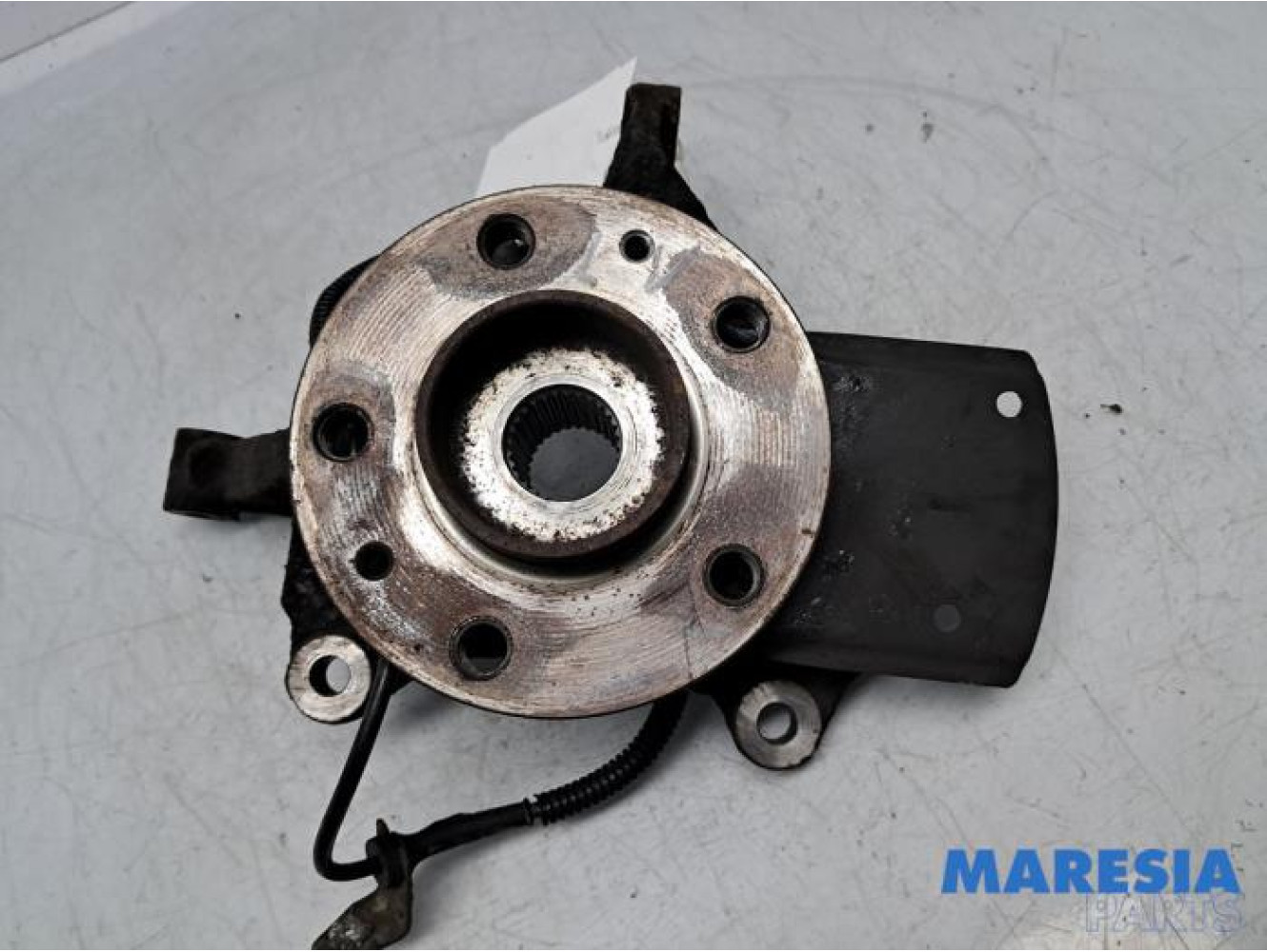 Renault - Trafic - Fusee links-voor