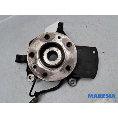 Renault - Trafic - Fusee links-voor