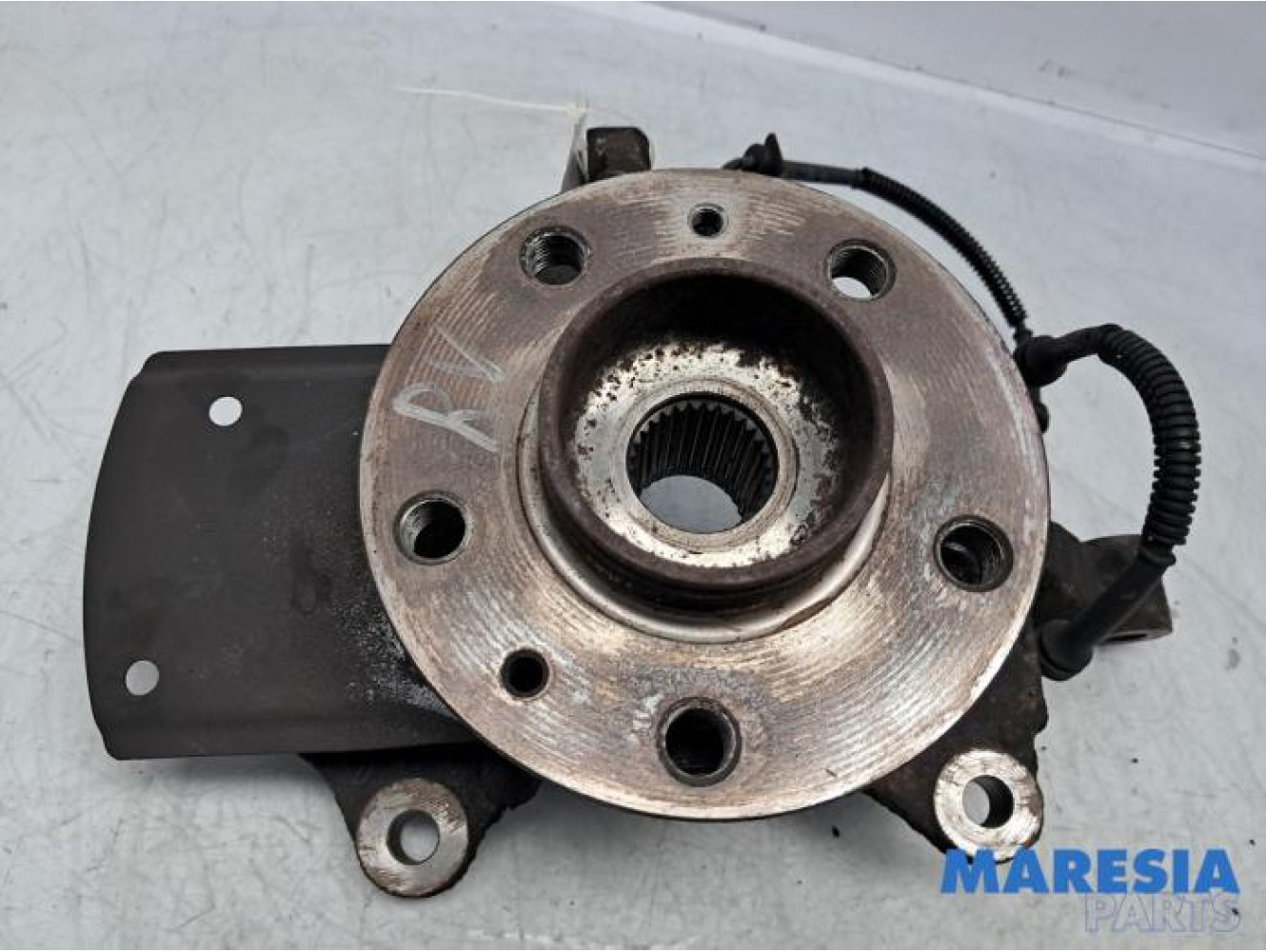 Renault - Trafic - Achsschenkel rechts vorne