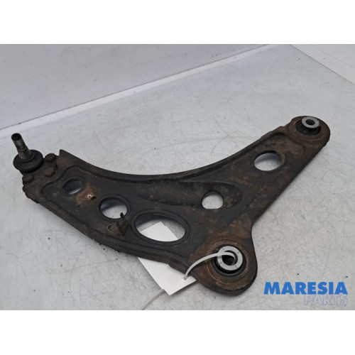 Renault - Trafic - Querlenker rechts vorne