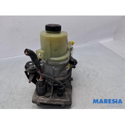 Renault - Trafic - Power steering pump
