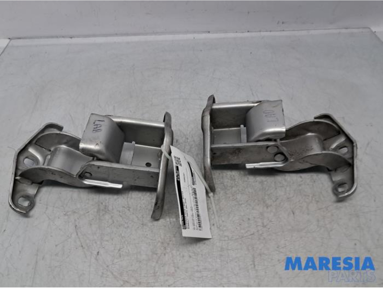 Renault - Trafic - Scharnier deur links-achter