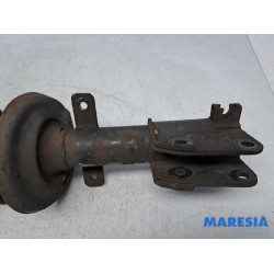 Renault - Trafic - Schokdemperpoot links-voor