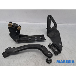 Renault - Trafic - Schuifdeurrol rechts