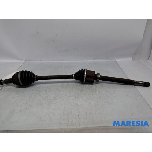 Renault - Trafic - Front drive shaft, right