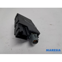 Peugeot - 207 - Antenne amplificateur