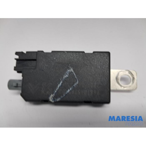 Peugeot - 207 - Antenne amplificateur