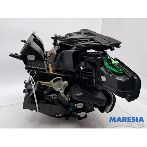 Renault - Megane - Heater housing