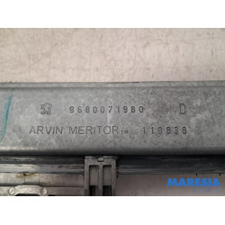 Peugeot - 207 - Mécanique vitre 2portes avant droite