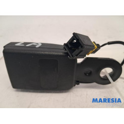 Peugeot - 207 - Insertion ceinture de sécurité arrière gauche