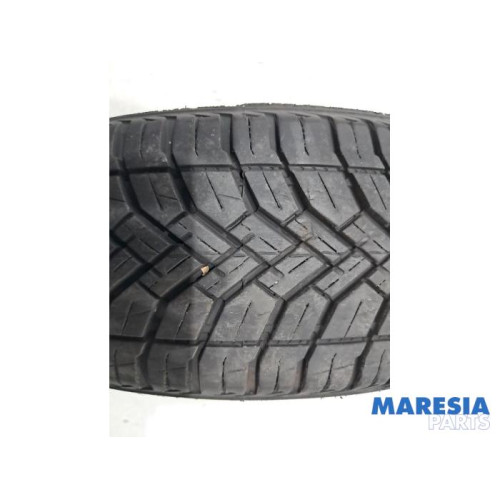 Peugeot - 107 - Pneu