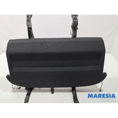 Opel - Astra - Plage arrière