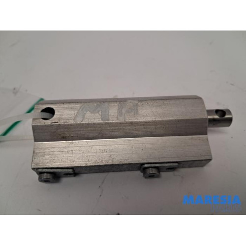 Peugeot - 207 - Cabriodak cilinder