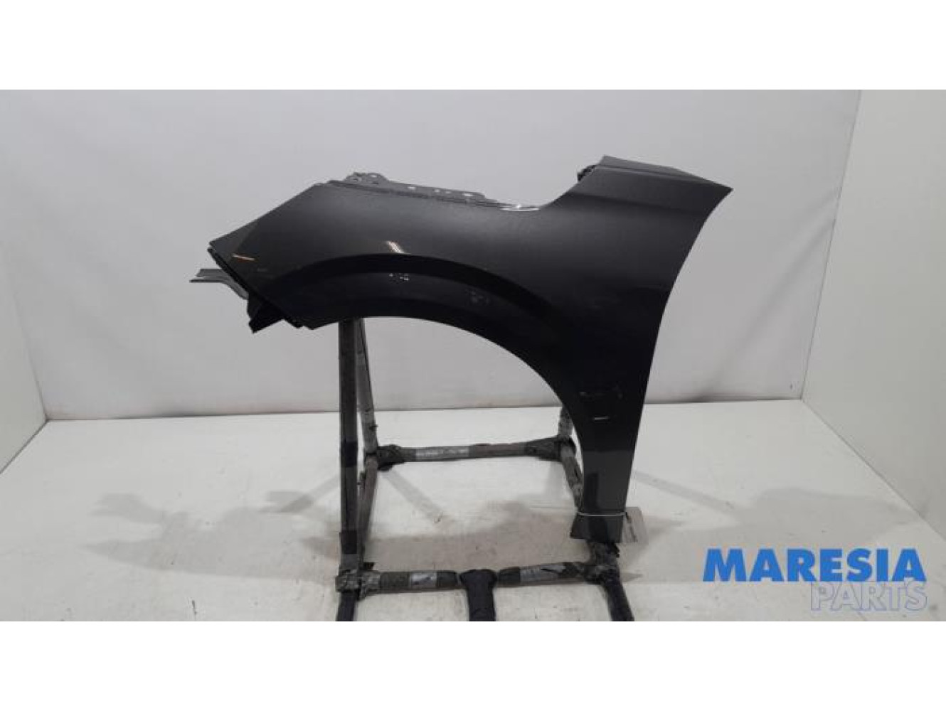 Peugeot - 208 - Front wing, left