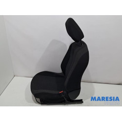 Peugeot - 208 - Stoel rechts