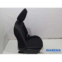 Peugeot - 208 - Stoel rechts