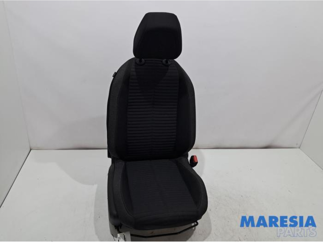 Peugeot - 208 - Stoel rechts